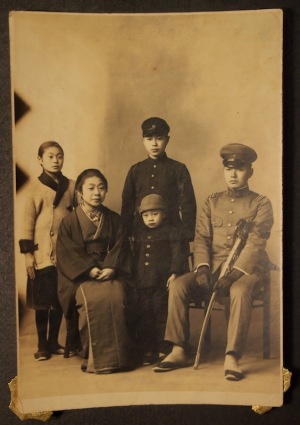 90年前の家族写真